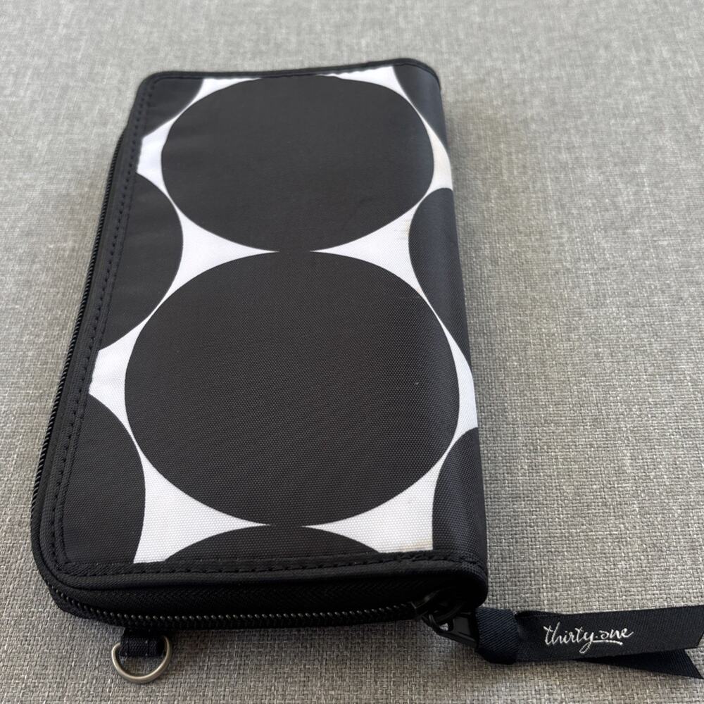 New Thirty One 31 Grocery Ads Wallet Black White Circles